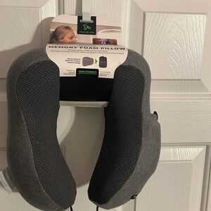 Travelon memory foam contoured travel pillow